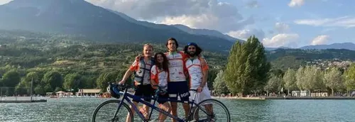 Des étudiants de la région font un tour de france en tandem au...