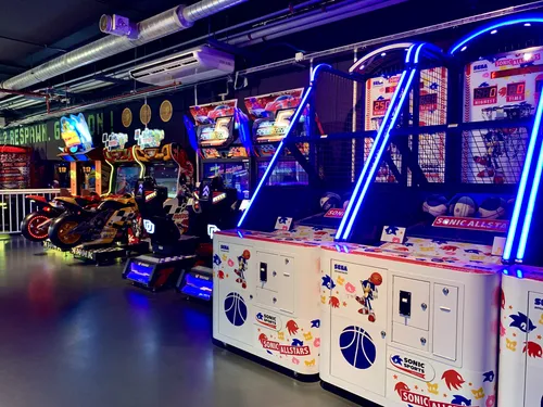 Idée de sortie en intérieur : les salles d'arcade !