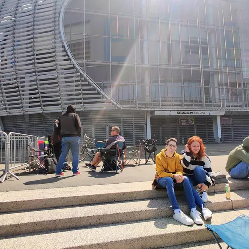 A la rencontre des fans de Mylène Farmer, déjà au stade Pierre...
