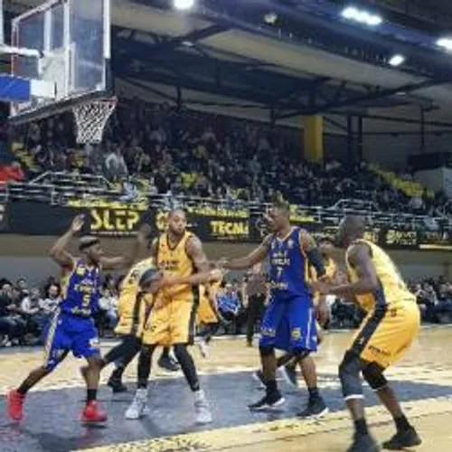 FosProB en maitre à la maison