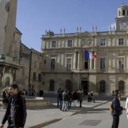 En mairie d'Arles, les promotions de hauts cadres qui ne passent pas.