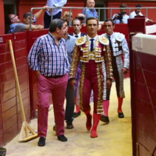 [ TAUROMACHIE - ARLES ] : JUAN BAUTISTA BLESSE EN ESPAGNE, AUCUN...