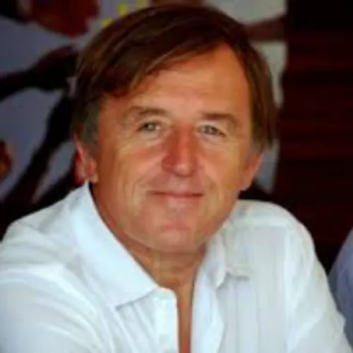 [ POLITIQUE - NIMES ] : YVAN LACHAUD, CANDIDAT A LA MAIRIE DE NIMES...