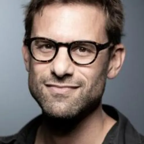 [ LITTERATURE - ARLES ] : LA MAISON ACTES SUD A ARLES SOUS LES...