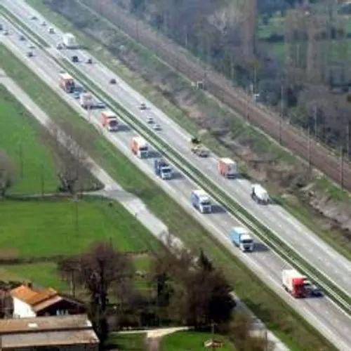 [SOCIETE]: Arles : les agriculteurs prennent position contre le...