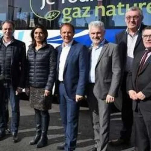 [ECONOMIE]: Sept bus au gaz naturel vont rouler entre Arles et Salon.