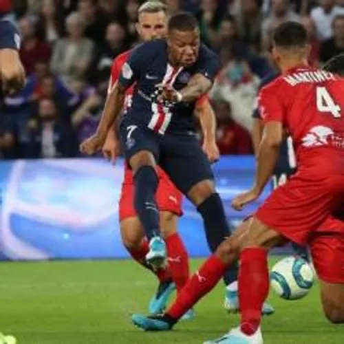 [ SPORT - FOOTBALL ] Nîmes Olympique : Nîmes sèchement battu à...