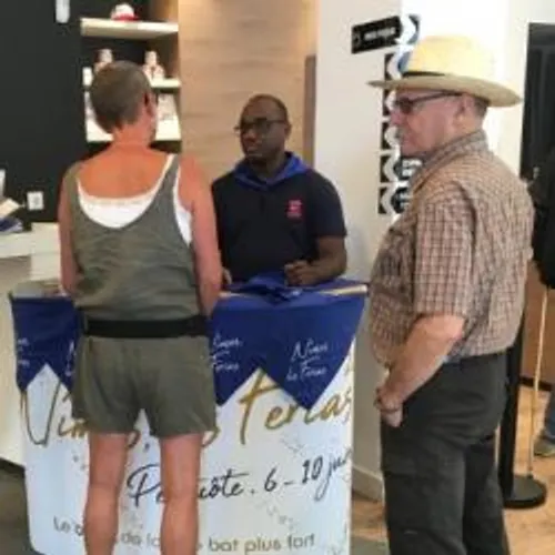 [SORTIES - LOISIRS]: Nîmes : le code vestimentaire de la feria , un...