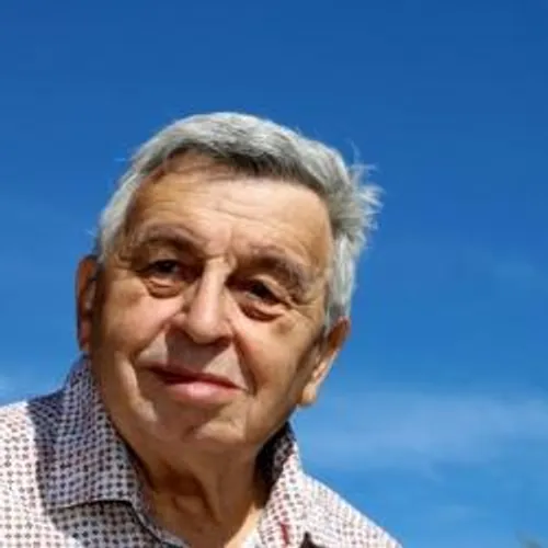 [REGION]: Saintes-Maries-de-la-Mer : la Croix de Camargue un...