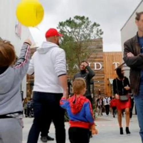 [ECONOMIE]: Shopping promenade à Arles : forte affluence pour le...