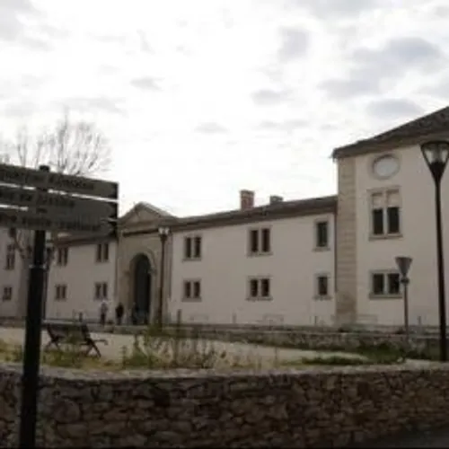 [FAITS-DIVERS]: Saint-Martin-de-Crau : il mord son bébé au bras car...