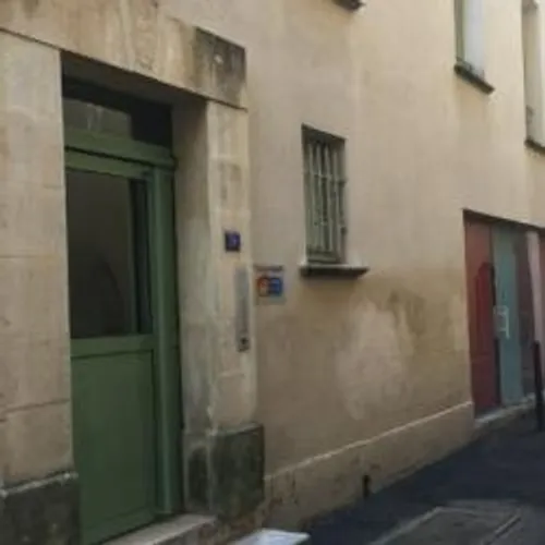 [FAITS - DIVERS]: Nîmes : les cadavres de deux femmes découverts.