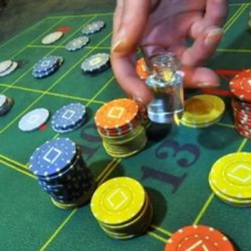 [ECONOMIE]: Arles : le projet de casino avance... et soulève...