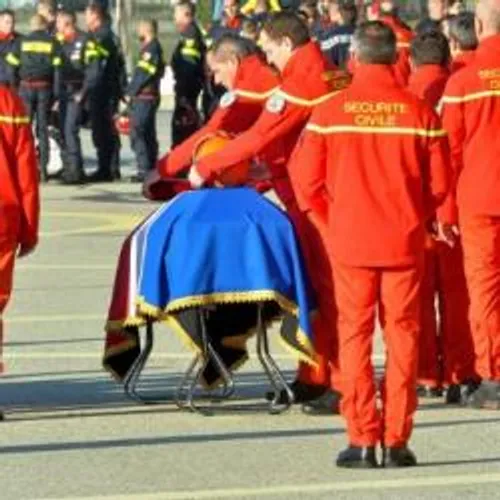 [ SOCIETE - NIMES ] Crash d'hélicoptère: Macron rend hommage à...