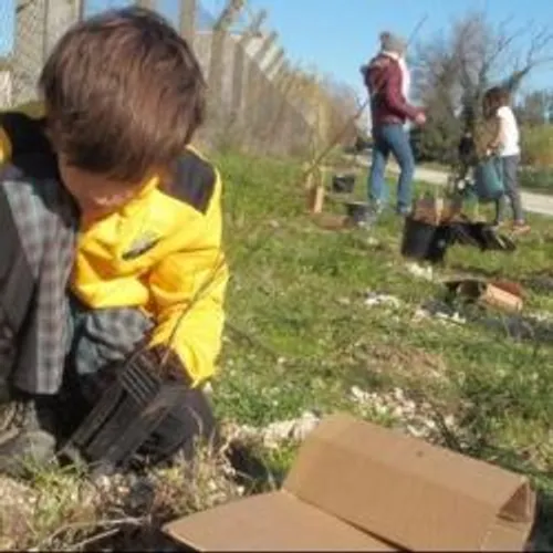 [ EDUCATION - ARLES ] Des Arlésiens à la main verte plantent 1 600...
