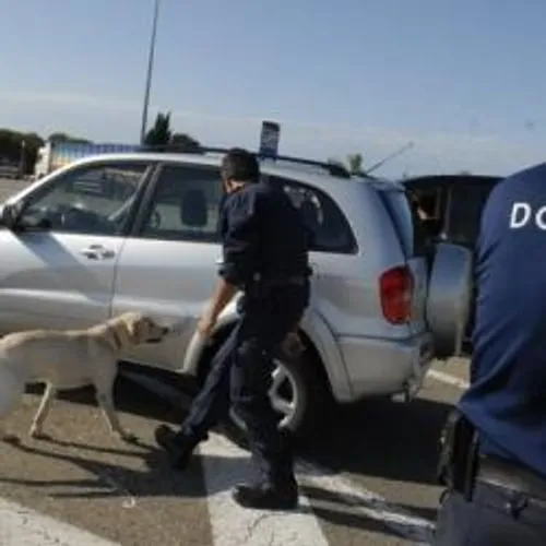 [ JUSTICE - ARLES ] AVANT DE FERMER, LA BRIGADE DES DOUANES FAIT UN...