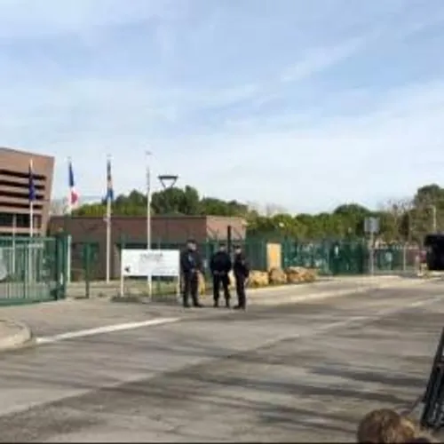 Coronavirus : les vingt rapatriés présentant des symptômes ont tous...