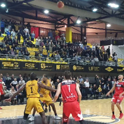 [ SPORT - BASKETBALL ] FOS PROVENCE BASKET ARRACHE SA 3EME VICTOIRE...