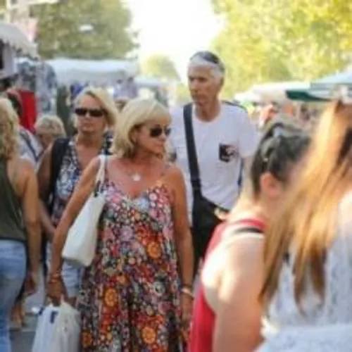 Port Saint Louis: Les marchés de la ville reprennent mais sous...