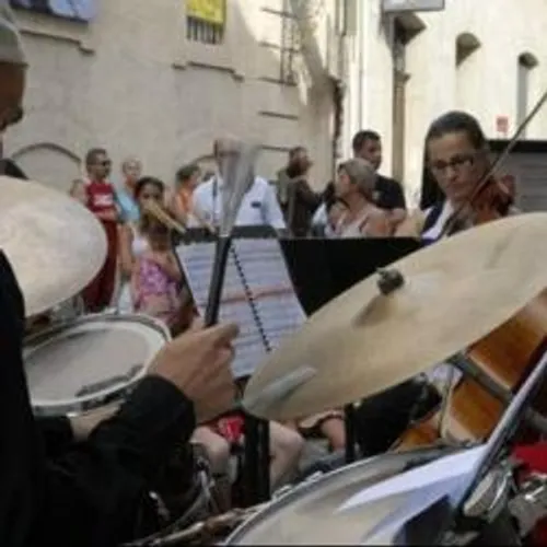 [ CULTURE - ARLES ] une saison culturelle en (re)construction pour...