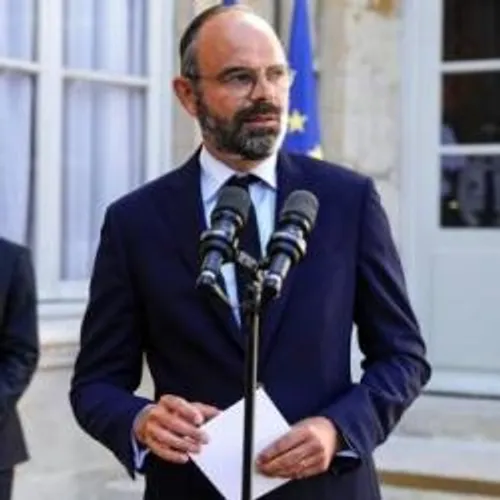 [ SOCIETE - FRANCE ] Coronavirus : le gouvernement souhaite mettre...