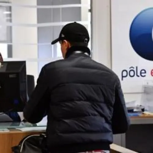 [ EMPLOI- FRANCE ] Le gouvernement prévoit 800.000 emplois...