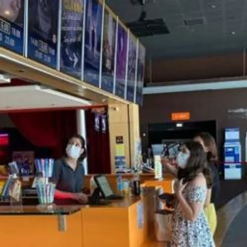 [ SOCIETE - MARTIGUES ] À Martigues, les salles de cinéma se...