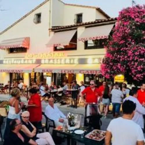 SAINTES MARIE DE LA MER: les restaurateurs et patrons de bar...