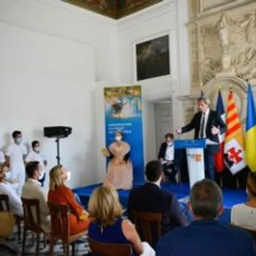 Arles: Un toro-pôle, musée et vitrine d’une tradition taurine...