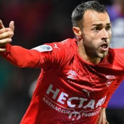 Romain Philippoteaux serait sur le départ du Nîmes Olympique.