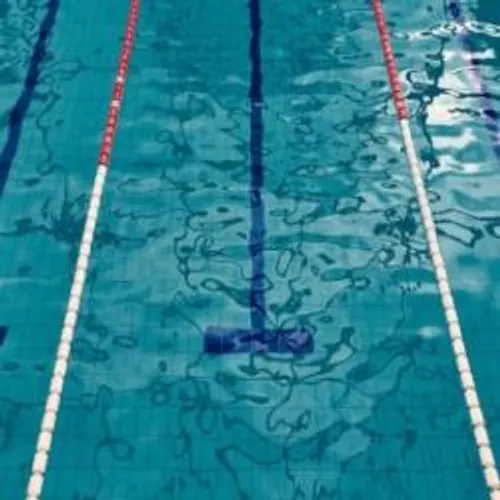 [PORT SAINT LOUIS]: la piscine de Port-Saint-Louis du Rhône dégradée.
