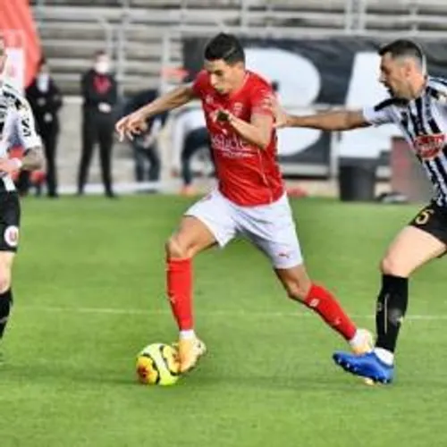 [FOOTBALL] : Nîmes Olympique coule face à Angers (1-5).