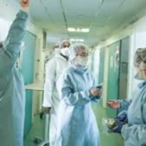 [COVID-19]: La courbe de l’épidémie fléchit un peu.