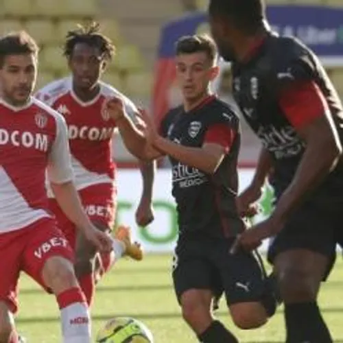 [FOOTBALL]: Nouvelle défaite pour le Nimes olympique 3 buts à 0 à...