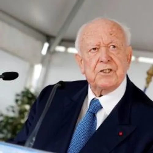 [POLITIQUE]: Des perquisitions ont été menées au domicile de Jean...