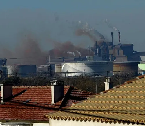 À Fos, le silence de l'État plane au-dessus des usines