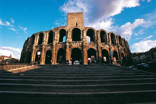 Arles: Hervé Schiavetti et le conseil municipal vous invitent à la...