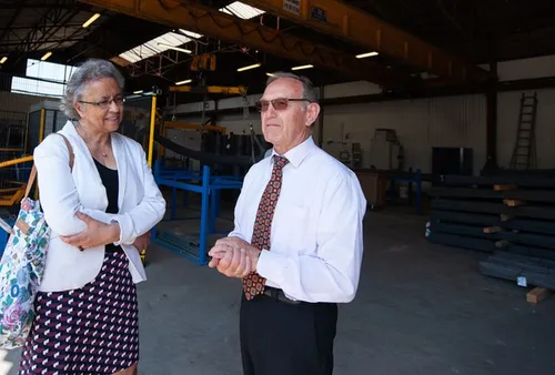 Arles : un "Vis ma vie d'entrepreneur" pour la députée