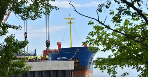[ ECONOMIE - ARLES ] : LE PORT FLUVIAL D'ARLES OUVRE SES PORTES A...