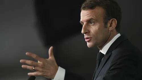 [ MANIFESTATION - FRANCE ] MACRON RESTE DROIT FACE AUX GILETS JAUNES