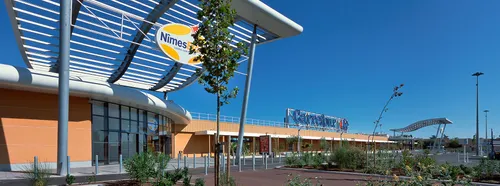 [ INFO - NîMES ] SCENES DE PILLAGES ET VIOLENCES DANS LES GALERIES,...