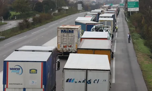 [ SOCIETE - REGION ] Contournement d'Arles : la réponse des...