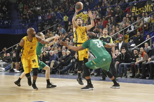 [ SPORT - BASKETBALL ] Jeep élite : Historique ! Les Byers...