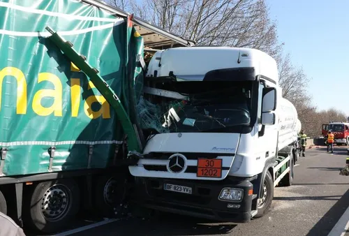 [INFO- CIRCULATION]: Arles : carambolage entre poids lourds sur le...