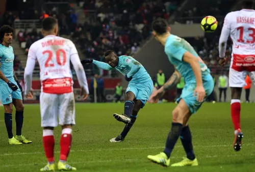 [FOOTBALL - ECONOMIE]: Salaires des joueurs de Ligue 1 : huit...