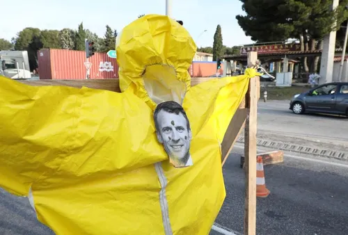 [ ACTUALITES - PORT-DE-BOUC ] le campement des gilets jaunes...
