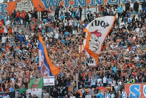 [ SPORT - FOOTBALL ] LIGUE 1 : L'OM s'impose face à Nîmes et signe...