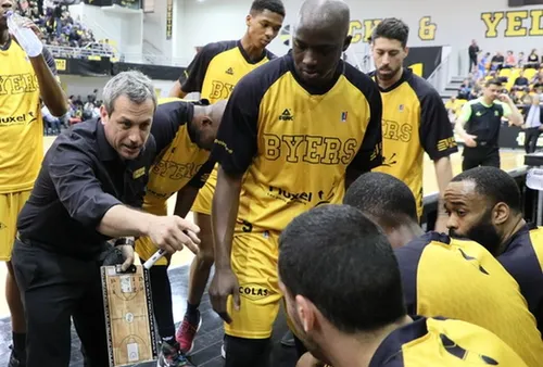 [ SPORT - BASKET] Fos Provence en quête de rachat.