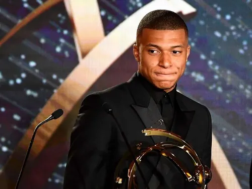 [ SPORT - FOOTBALL ] PSG : Les déclarations chocs de Mbappé, très...