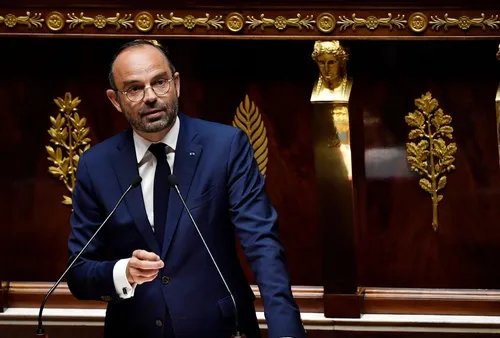 [Coronavirus] : Édouard Philippe "prolonge la période de...